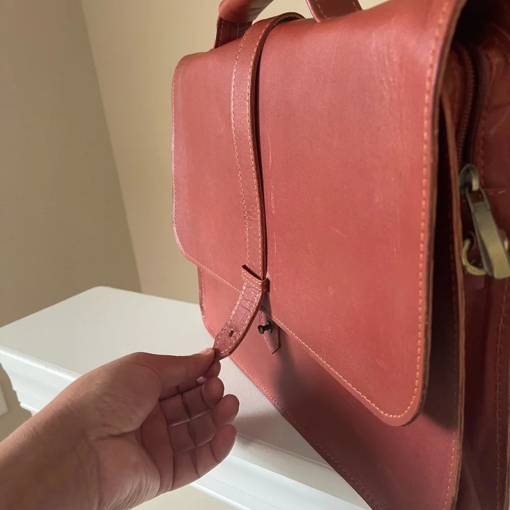 NWOT Elegant Brown Leather Men's Bag - Picture 3 of 4